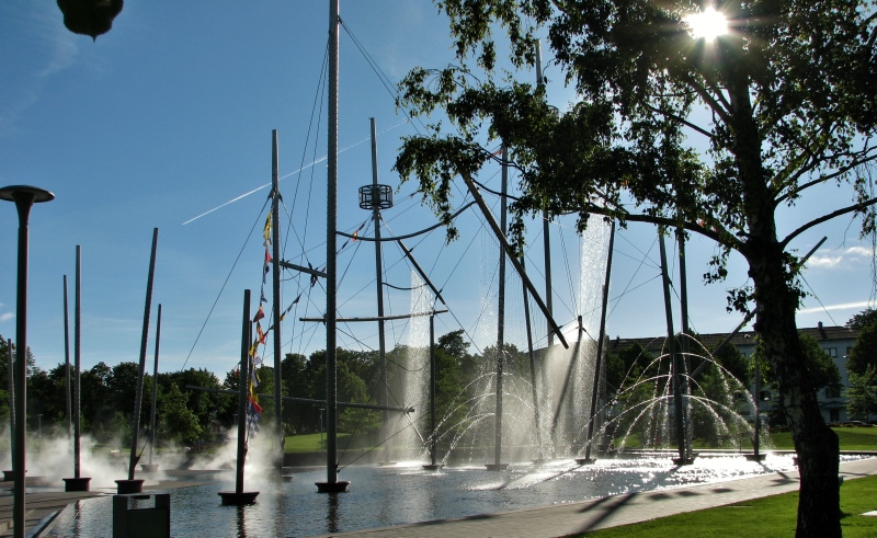 Ventspils_Springbrunnen_Fregatte_Walfisch